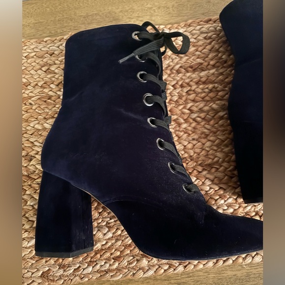 BCBGeneration Alexa Navy Blue Velvet Lace-up Boots Size 9.5 - Picture 3 of 9